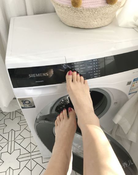 继夫抱着娇乳撞击娇吟np_免费国语在线观看